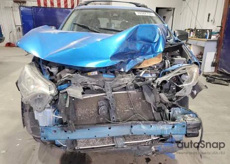 2017 Toyota Rav4 Le z USA, uszkodzony, nr VIN JTMBFREV9HJ107408